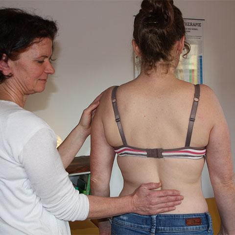 Behandlung Naturheilpraxis Elisabeth Hierl